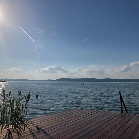 Sunny Private Beach Balatonlelle Buitenkant foto
