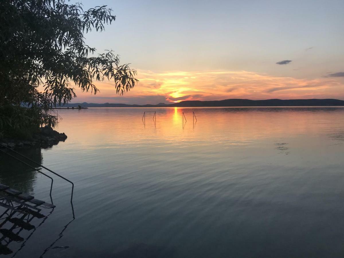 Sunny Private Beach Balatonlelle Buitenkant foto